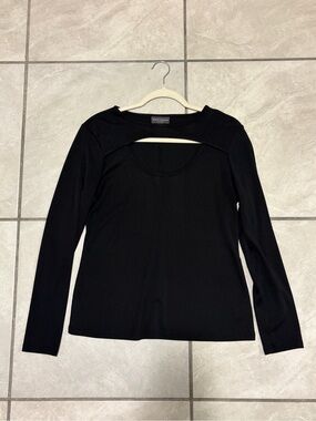 BOLD Elements Black Long-Sleeve Cutout Front Top